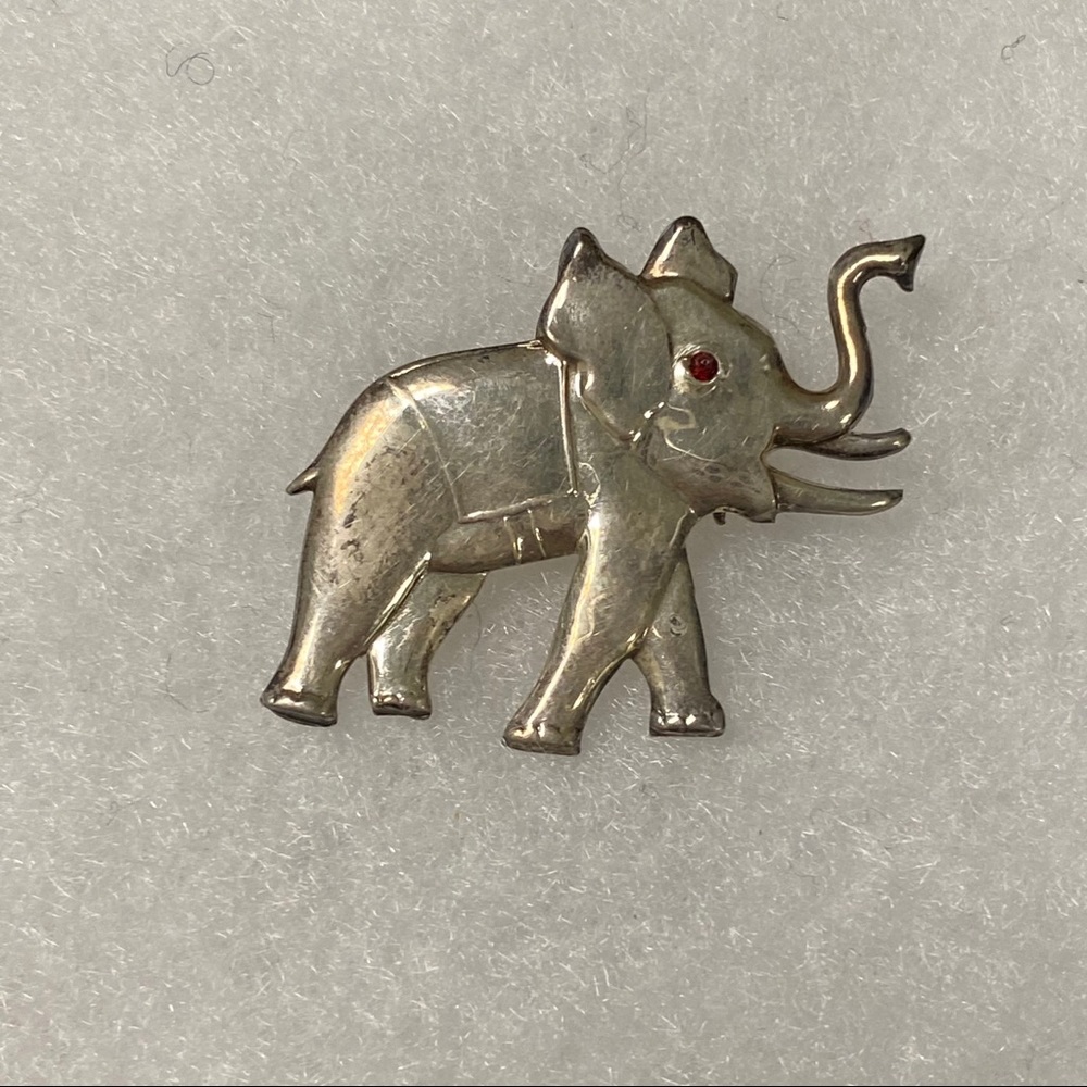 BROOCH PIN STERLING SILVER VINTAGE ELEPHANT RED EYE TRUNK UP